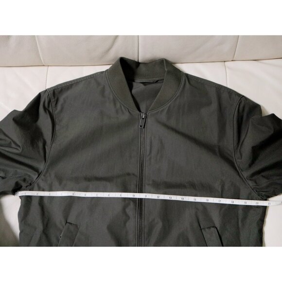 COS Men's Regular-Fit Olive Green Bomber Jacket - Picture 4 of 8